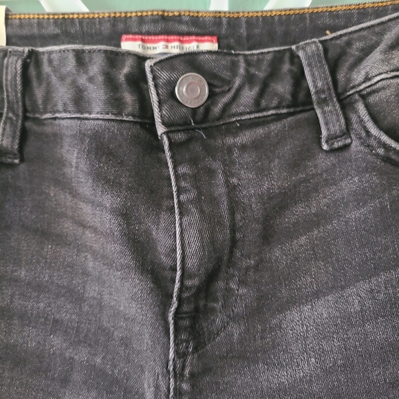 Tommy Hilfiger Distressed Black Denim Jean Shorts Size 8 - Picture 3 of 8